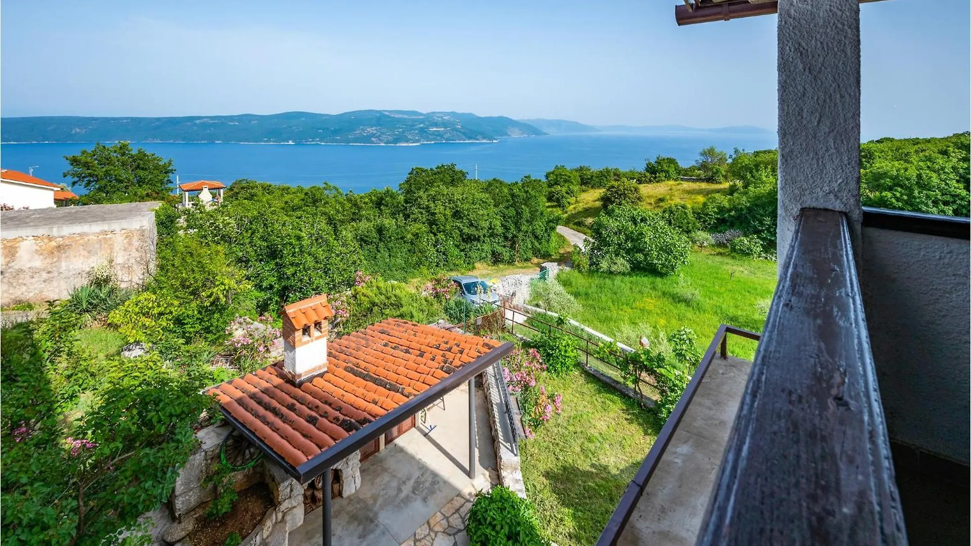 Cozy Home In Plomin With Kitchen