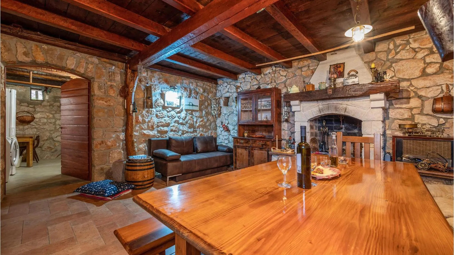 Cozy Home In Plomin With Kitchen