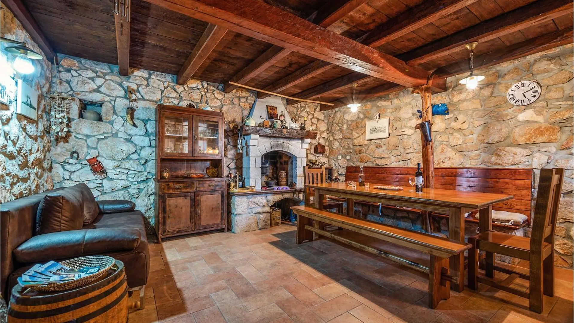 Cozy Home In Plomin With Kitchen