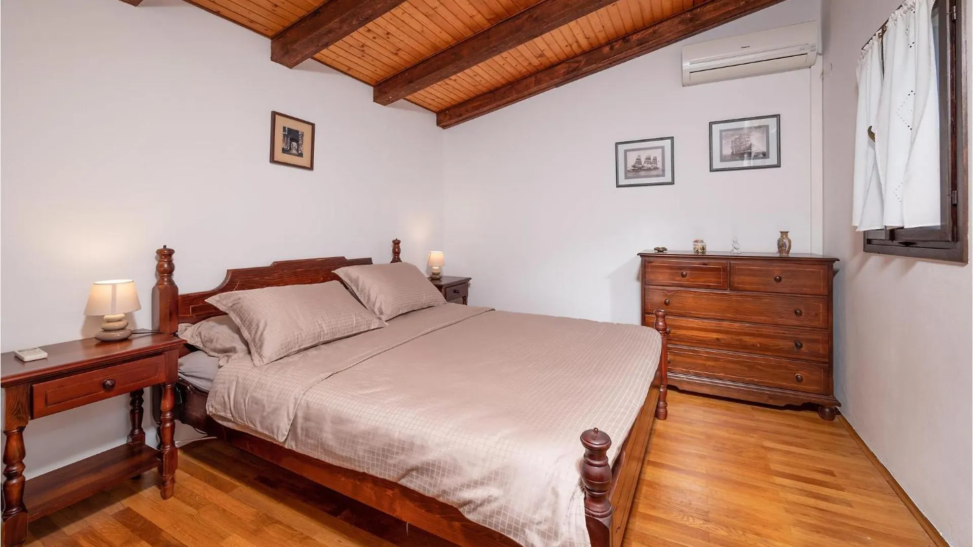 Holiday home Cozy Home In Plomin With Kitchen