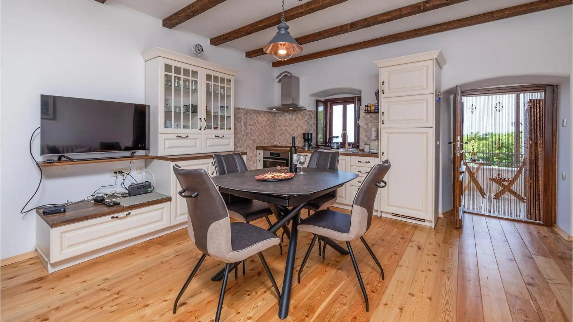 Cozy Home In Plomin With Kitchen Holiday home