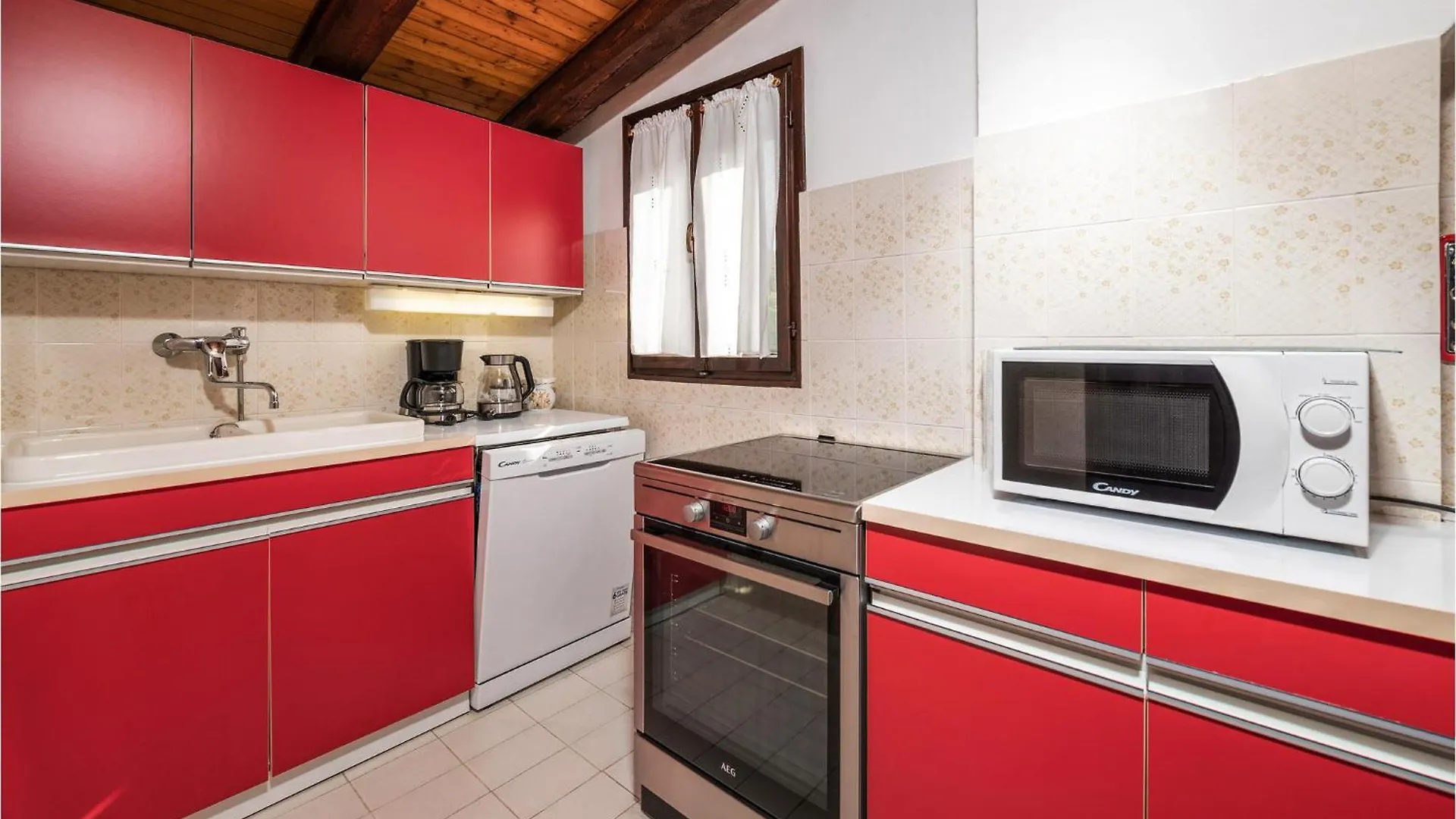 Cozy Home In Plomin With Kitchen Holiday home