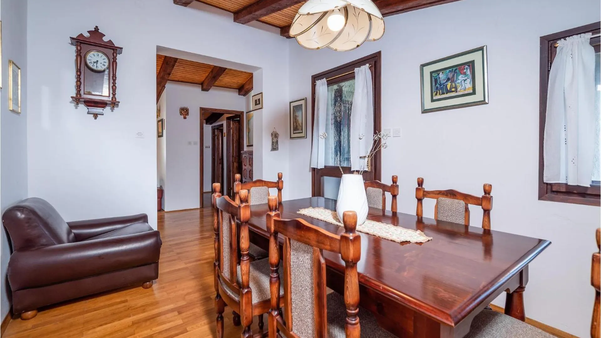 Cozy Home In Plomin With Kitchen